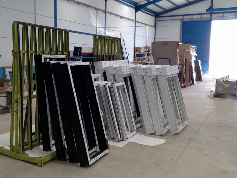 Fábrica de ventanas de PVC Indalco en Las Mesas